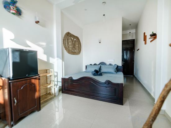 We Are Surfers hotel - Tap to explore photos