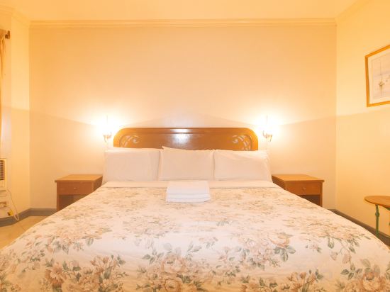 Royal Am Rei Hotel by RedDoorz Room Type - Deluxe Room