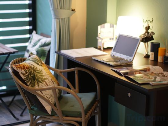 Pace Residence Pattaya - Tap to explore photos