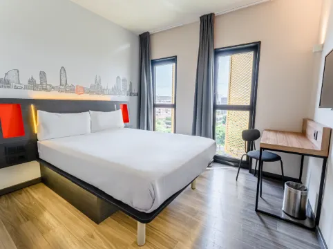 巴塞隆拿費拉易捷酒店