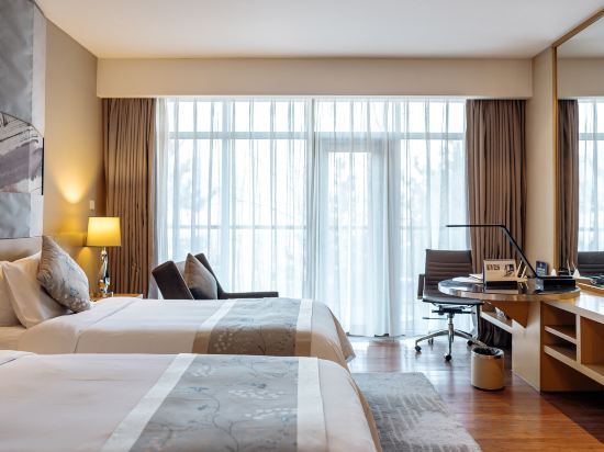 CITIC Jinling Hotel Room Type - 2-bed Room With Lake View