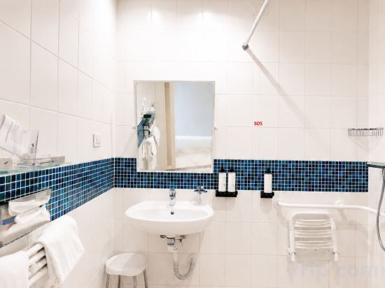LVG Hotel Collection - Bergamo West Room Type - Classic Room (French-Style) for Guests with Disabilities LVG Hotel Collection - Bergamo West Room Type - Classic Room (French-Style) for Guests with Disabilities