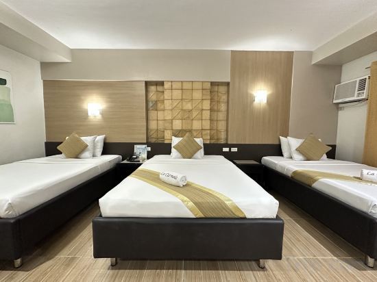 La Carmela De Boracay Resort Hotel Room Type - Main Building Deluxe Room with 3 Double Beds