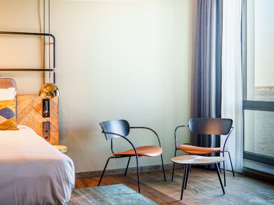 Four Elements Hotel Amsterdam Room Type - Suite with Lake View Four Elements Hotel Amsterdam Room Type - Suite with Lake View