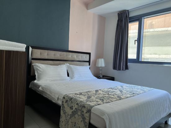 Bay View Room Type - Queen Room