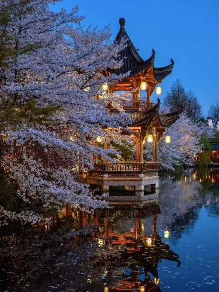 Seclusive Mengxi Garden