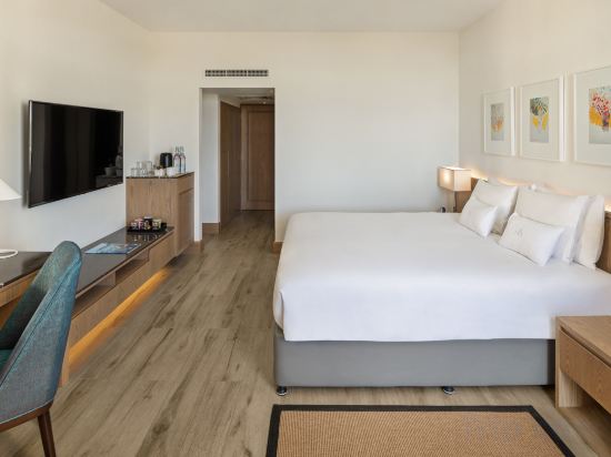 JA Beach Hotel, Dubai Room Type - Resort View Room with Private Beach and Splash Park