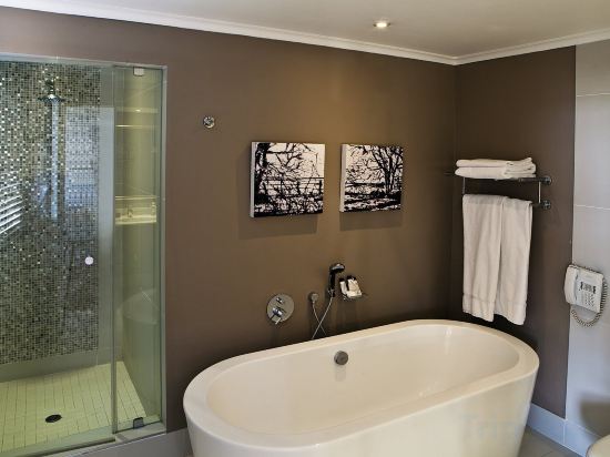 The Centurion Hotel Room Type - Luxury Suite