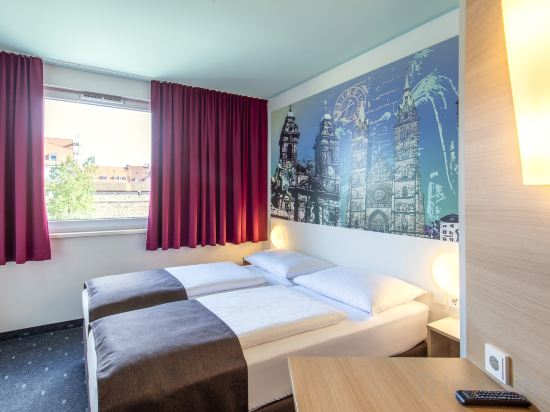 B&B Hotel Nürnberg-City - Tap to explore photos