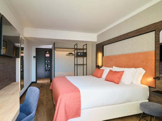 Gran Hotel Luna de Granada Room Type - Premium Deluxe King Room