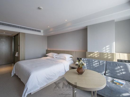 Wassim R Hotel