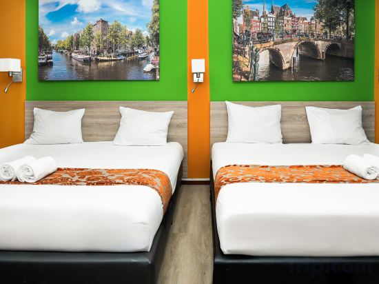 Amsterdam Teleport Hotel Room Type - Budget 4-Person Studio with External Private Bathroom Amsterdam Teleport Hotel Room Type - Budget 4-Person Studio with External Private Bathroom