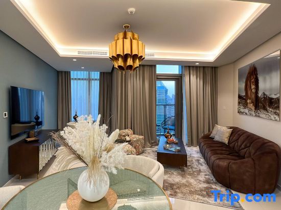 Keyrock Living | Pool Access & Burj Khalifa Views