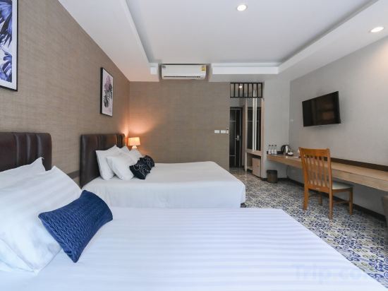 Aranta Airport Hotel - Tap to explore photos