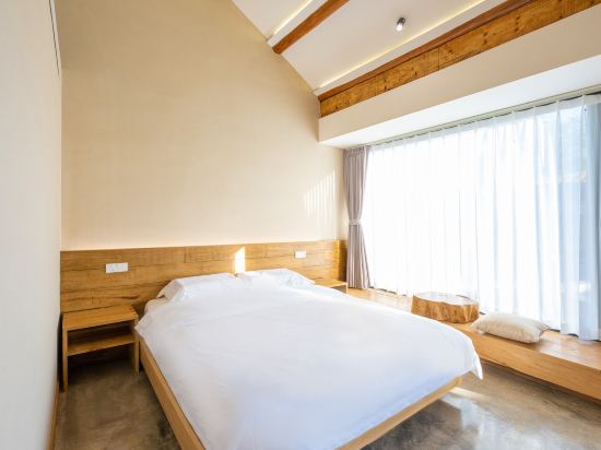 Rural residential accommodation Room Type - Deluxe Queen Room