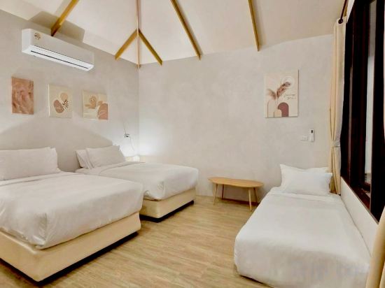 U Box Hostel Room Type - New Deluxe Bungalow