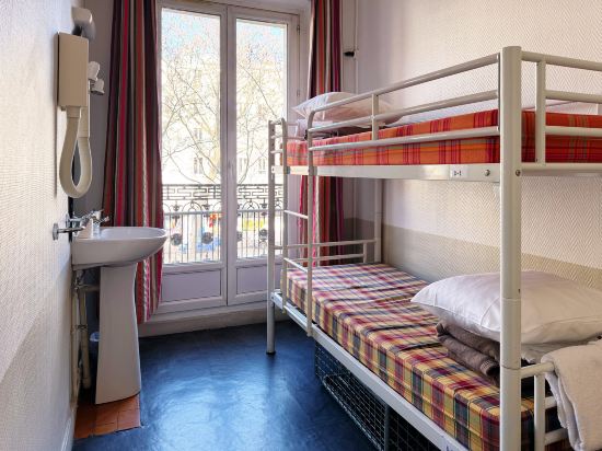 Le Régent Montmartre by Hiphophostels Room Type - Economy Double Room Bunk Bed