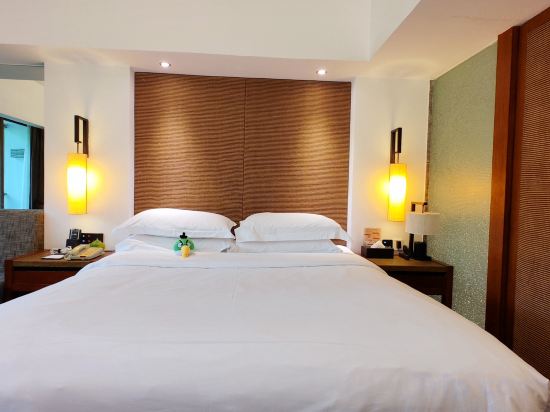 Baiyun Lakeside Hotel Room Type - Queen Room With Mountain View Baiyun Lakeside Hotel Room Type - Queen Room With Mountain View