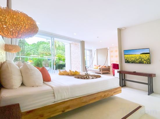 Summer Luxury Beach Resort and Spa Room Type - Poolside Suite