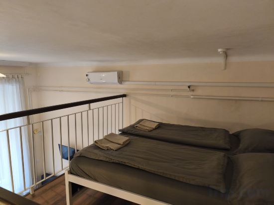 Loft House Budapest Room Type - Room 5 Persons Bathroom AC"10"