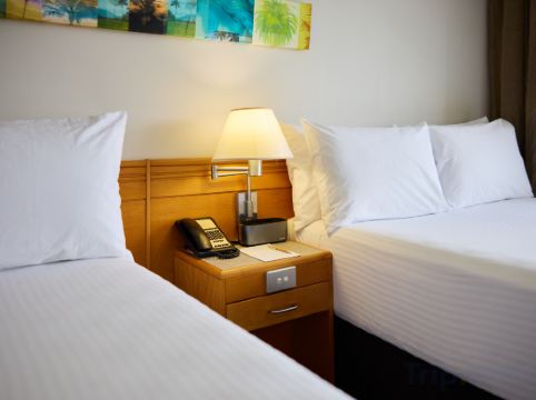 Cairns Harbourside Hotel - Tap to explore photos