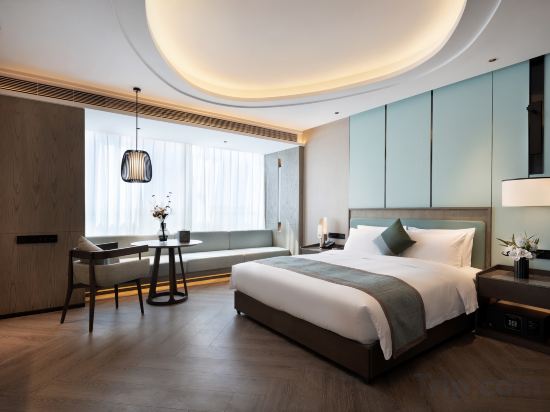 Jianxin International Hotel Room Type - Executive Suite - 2-Room, Lake-View (1 Living Room, Bathtub)