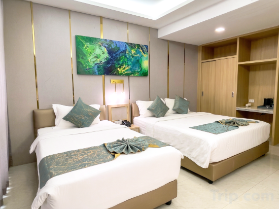 Elegant Airport Hotel Room Type - Triple Room