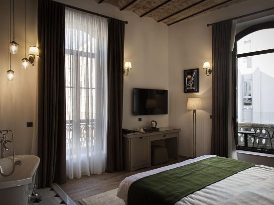 Mest Hotel Istanbul Sirkeci Room Type - Loft Family Suite with Balcony and Bathtub