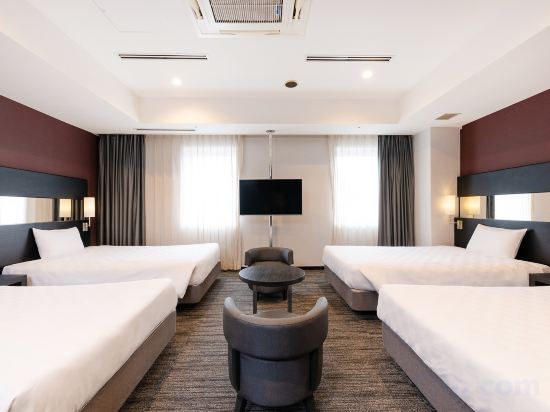 ibis Styles Osaka Namba Room Type - Deluxe Room, 4 Small Double Beds