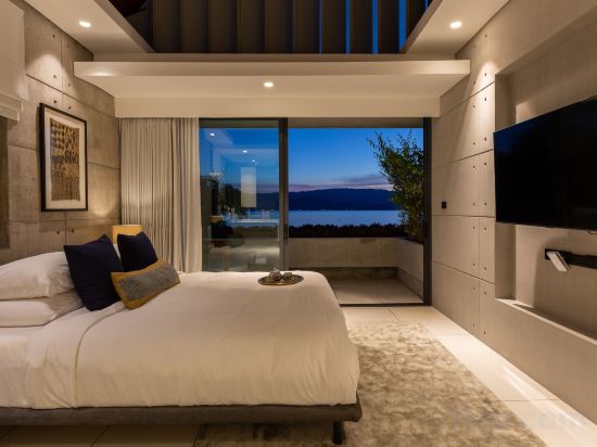 Solaris 3-Bedroom Beachfront Villa in Koh Samui