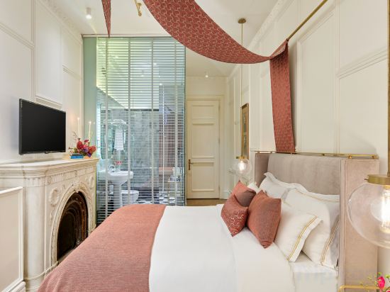Mr CAS Hotels - Special Class Room Type - Deluxe Double Room with City View