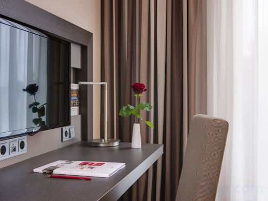 IntercityHotel Mannheim - Tap to explore photos
