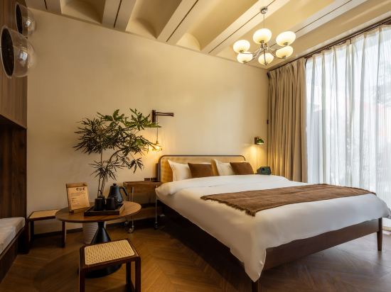 Middle Globe Resort Room Type - Guestroom - 15-Person Occupancy (Whole courtyard)