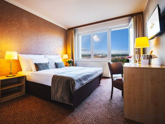 Hotel Charles Central - Czech Leading Hotels Room Type - Standard Double or Twin Room Hotel Charles Central - Czech Leading Hotels Room Type - Standard Double or Twin Room