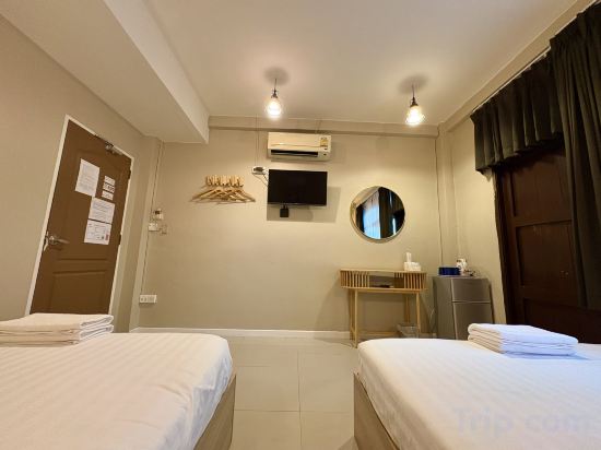 At Hua Lamphong Hotel - Hostel Room Type - Family Quadruple Room, Non Smoking