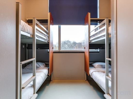 ClinkNOORD - Hostel Room Type - Bed in 4-6-bed Mixed Dorm, Private Bathroom