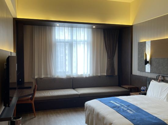 Maple View Hotel Room Type - Mlily Zero Pressure Maple Double Bed Room (Zero Pressure Mattress + Memory Pillow)