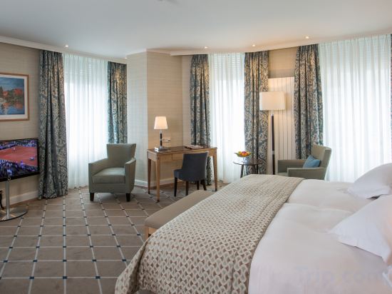 De la Paix Room Type - Suite with Lake View De la Paix Room Type - Suite with Lake View