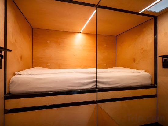 Czech Inn Room Type - Single Bed in Private Pod
