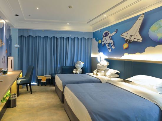 Lakeside Hotel Room Type - Private Hot Spring Children's Theme Room With Smart Oxygen Bar Lakeside Hotel Room Type - Private Hot Spring Children's Theme Room With Smart Oxygen Bar