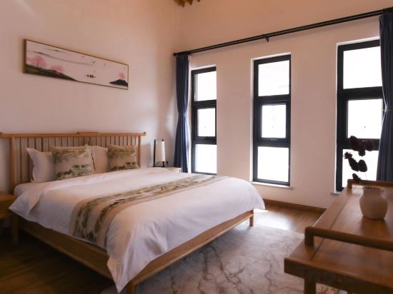 A Tree Hostel Room Type - Boutique Suite - 1-Room (Double Bed)