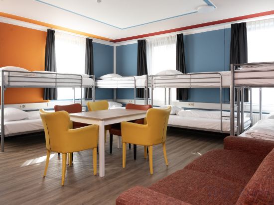 Amsterdam Teleport Hotel Room Type - Budget 8-Person Studio with Private External Bathroom