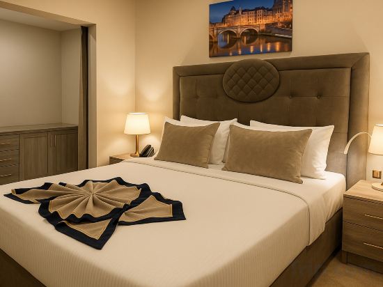 Saraya Palace Hotel Room Type - Deluxe King Saraya Palace Hotel Room Type - Deluxe King