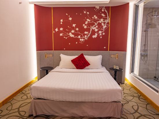 The IRIS Signature Hotel & Spa Room Type - Standard 1 Queen Bed - No Smoking