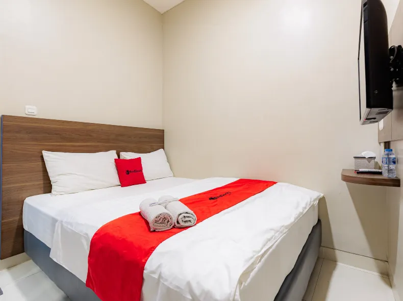 RedDoorz Near Taman Palem