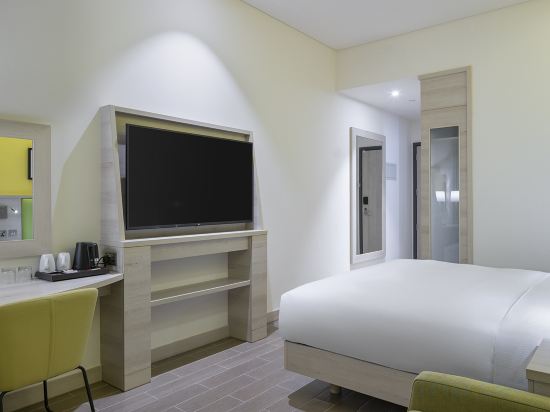 Hampton by Hilton Doha Old Town - Tap to explore photos