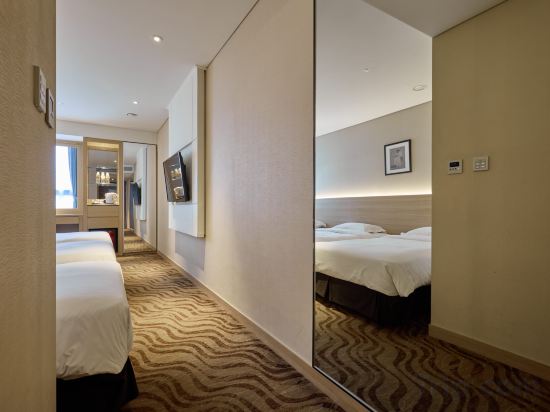 The Summit Hotel Seoul Dongdaemun Room Type - Deluxe Triple Room