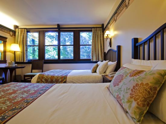 Disney Sequoia Lodge - Tap to explore photos