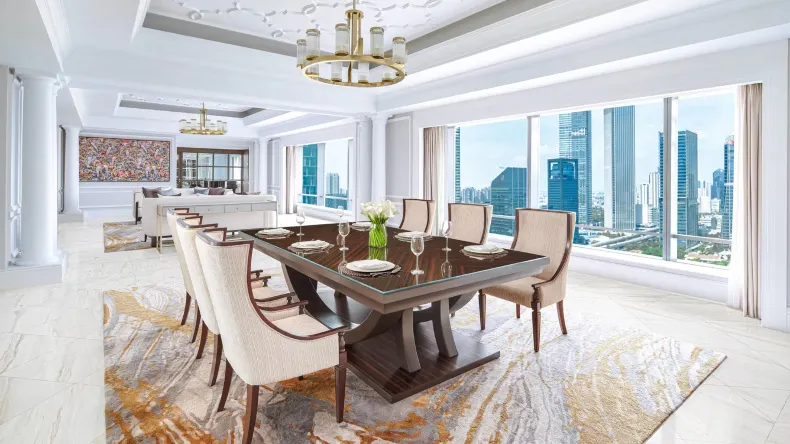 The Ritz-Carlton Jakarta, Mega Kuningan