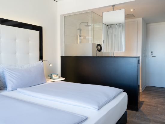 INNSiDE by Meliá Hamburg Hafen - Tap to explore photos